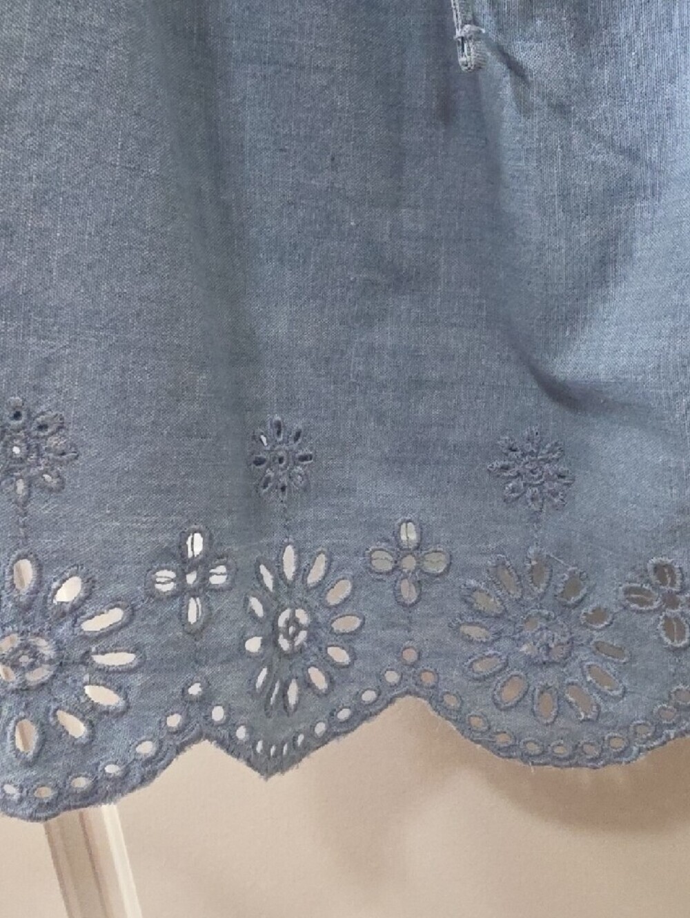 Levi's Light Blue Denim Top with Eyelet Hem - XL - Picture 9 of 11